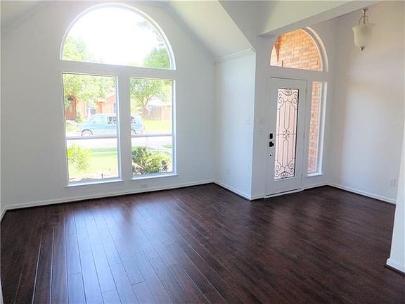 3rd image of 10903 Red Cedar Dr