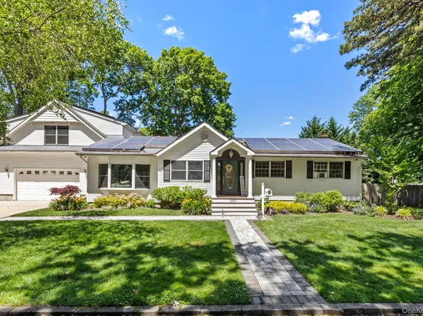 1107 Jefferson Avenue, West Islip, NY 11795
