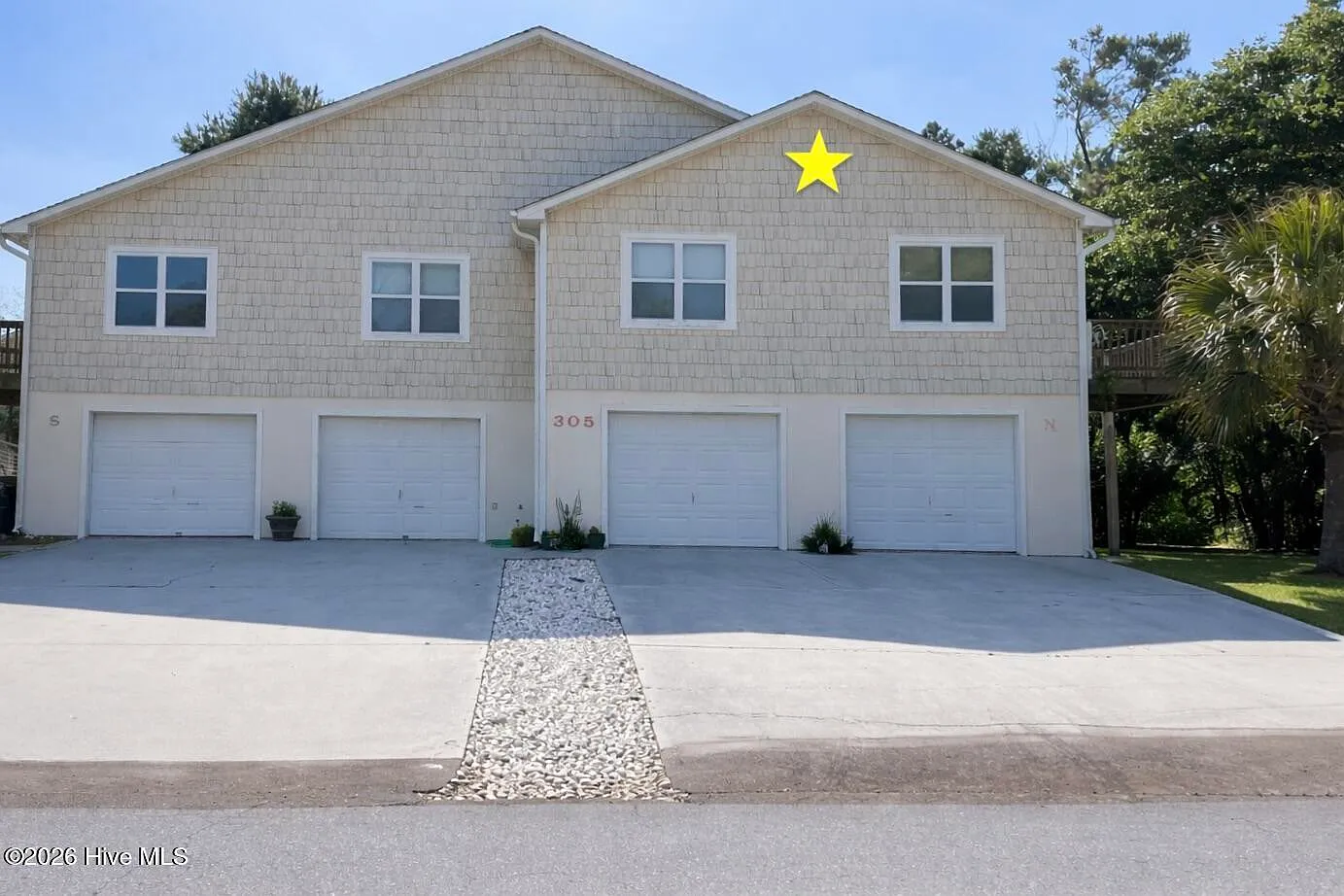 3 bed, 2.0 bath, 1130 sqft, $2,200 — Photo 1