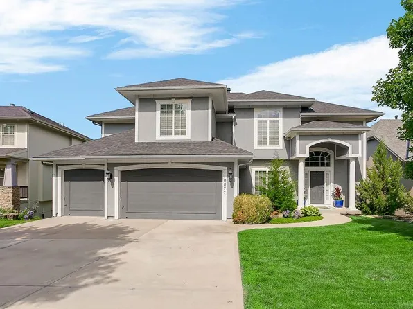 10877 S Barth Rd, Olathe, KS 66061