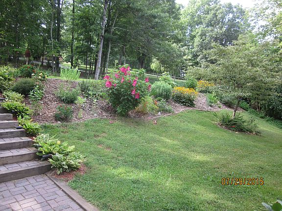 4th image of 813 Mountain Haven Dr