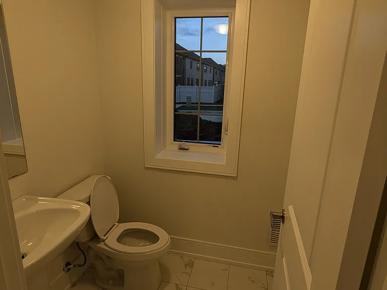 193 Rowe St #BASEMENT — Photo 16
