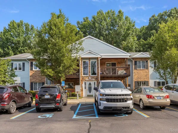 1560 Shoemaker Dr, Westland, MI 48185