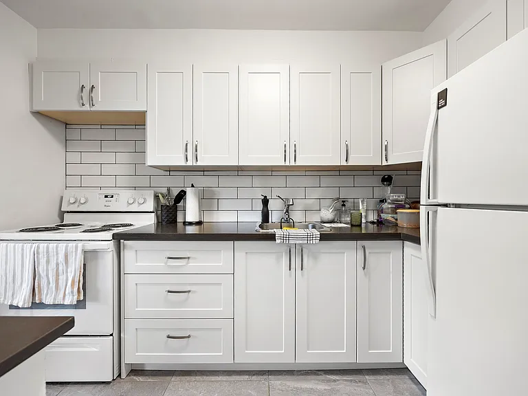 30 Esterbrooke Ave — Photo 5