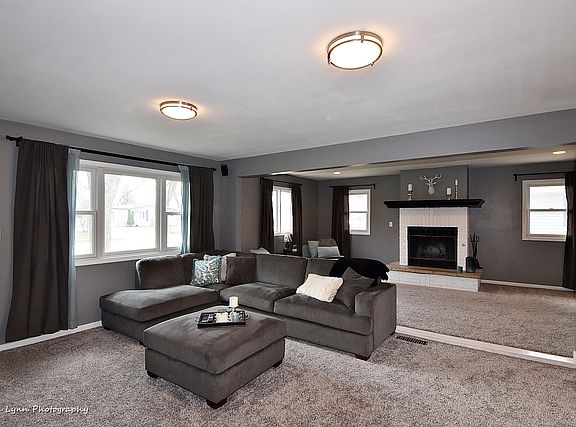5th image of 319 Harmony Dr