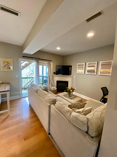 227 Bowen St #2 Photo 1