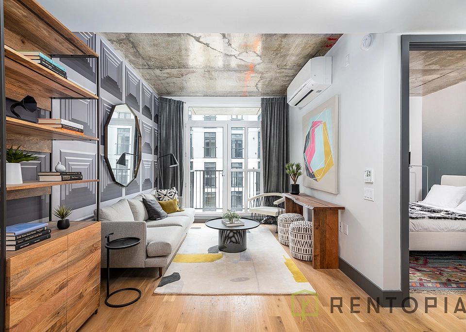 1st image of 338 Evergreen Ave #206