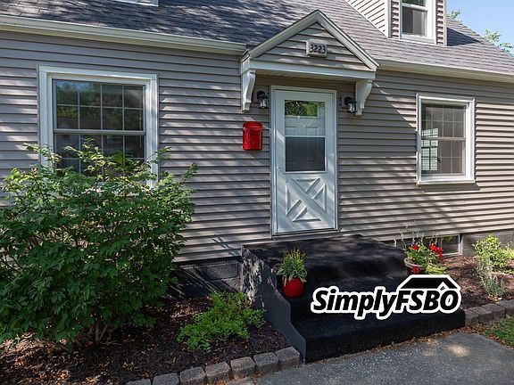 3rd image of 3223 24th Ave
