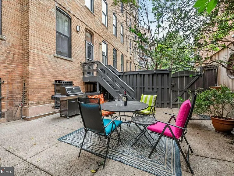 1830 17th St NW #103 — Photo 21