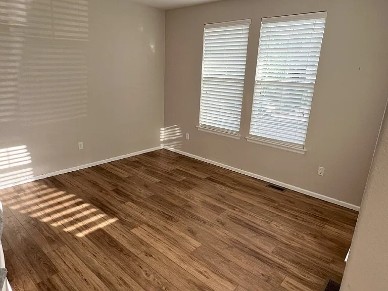 5420 Heatherton Ln — Photo 5