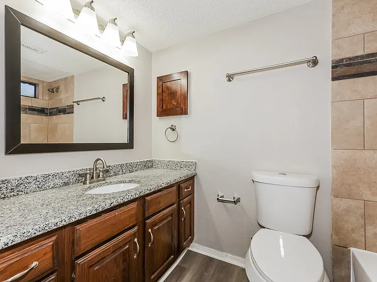 4008 Shackelford Dr — Photo 11