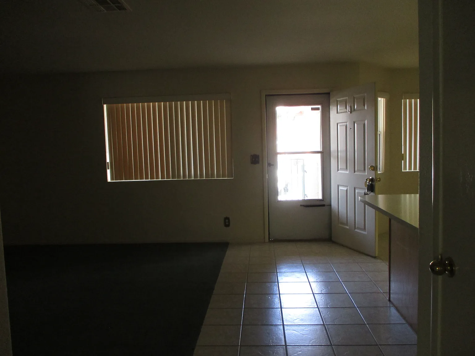 2 bed, 996 sqft, $1,100 — Photo 4
