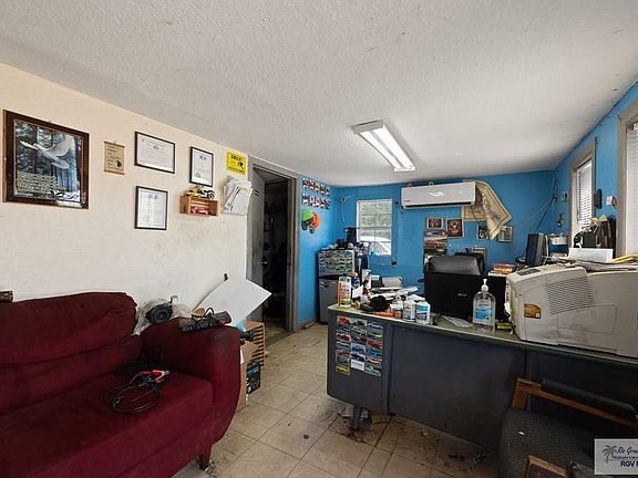 4th image of 6233 Padre Island Hwy