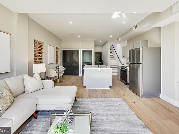 5th image of 207 Florida Ave NW #3