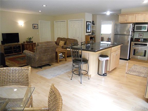 4th image of 11519 Lake Josephine Ave