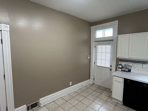 3rd image of 2713 Allen Ave