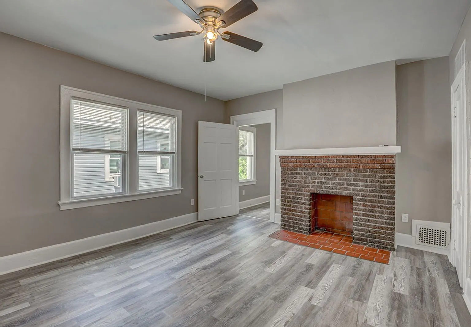 1 bed, 1.0 bath, 812 sqft, $995 — Photo 3