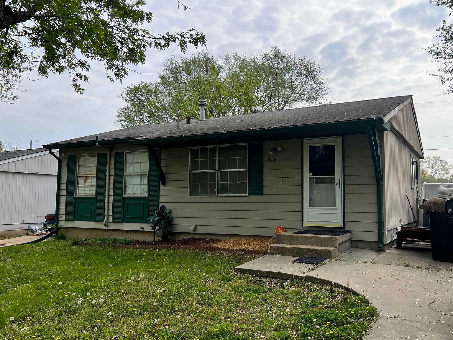 814 SE Eastgate Dr, Topeka, KS 66607 Zillow