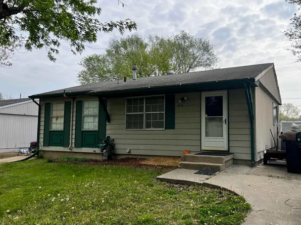 814 SE Eastgate Dr, Topeka, KS 66607