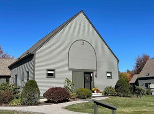 67 Montrose Dr, Stratham, NH 03885
