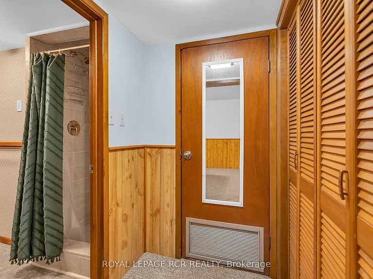 126 Nelson St W #A — Photo 14