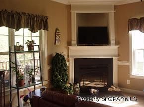 3rd image of 1904 A Cambria Dr