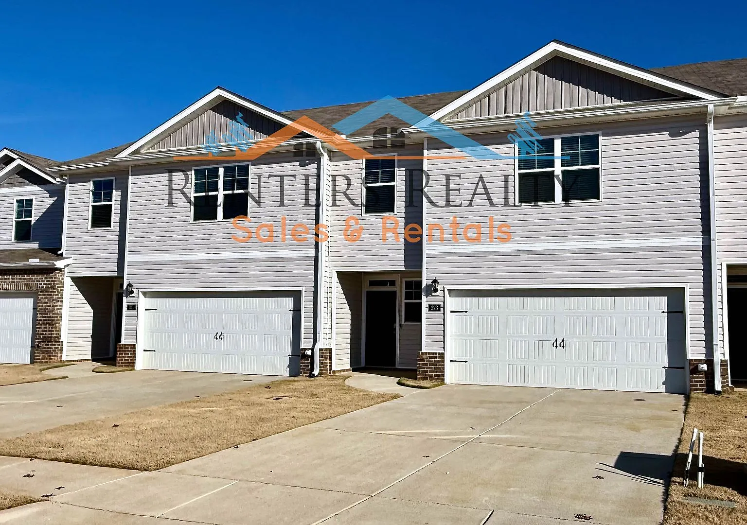 4 bedroom Townhouse in Madison — Photo 1