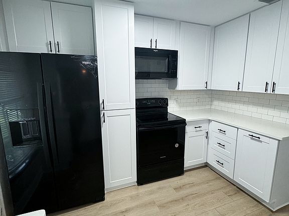 3rd image of 706 E 8th St