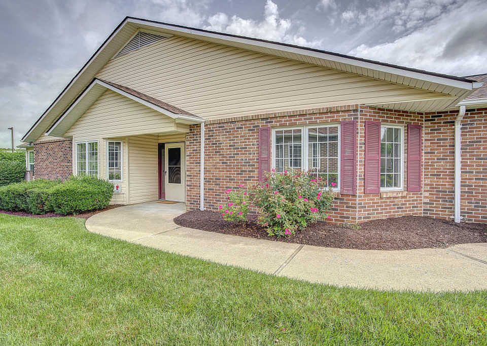 1st image of 1102 Estate Dr #0