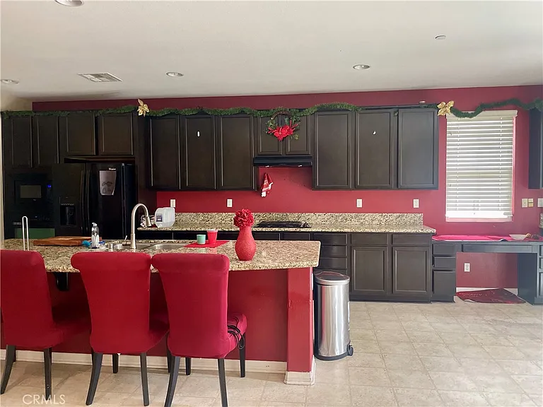 9579 Seasons Dr — Photo 3