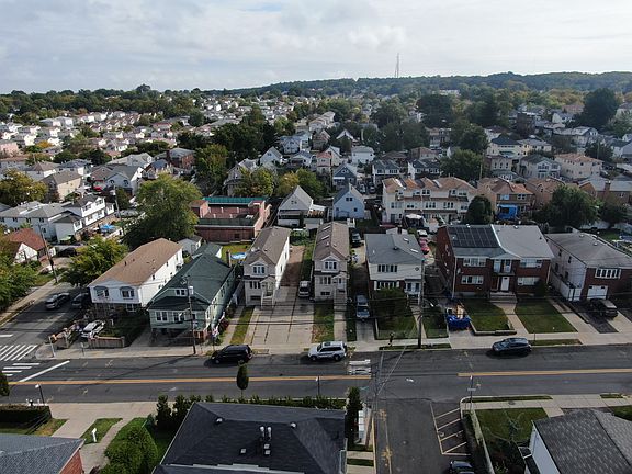3rd image of 417 Bradley Ave