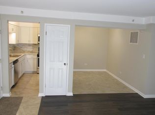 7101 166th St APT 2D, Tinley Park, IL 60477