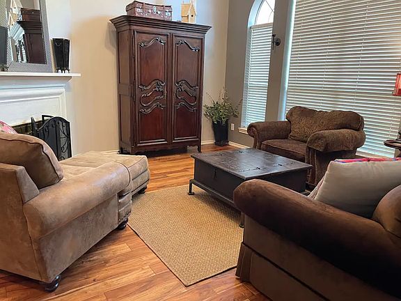 4th image of 5908 Rosebud Dr