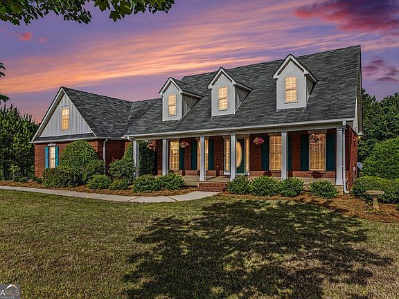 3rd image of 604 Windermere Ct