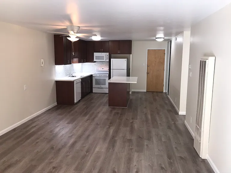 Wayne Lake Apartments — Photo 8