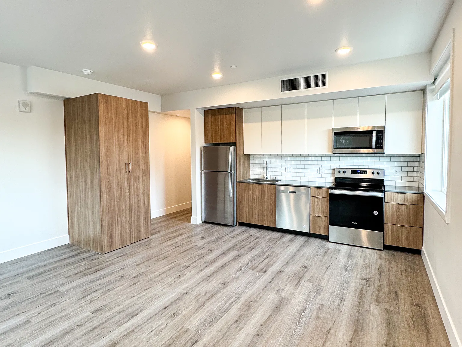 301D Apartments — Photo 1