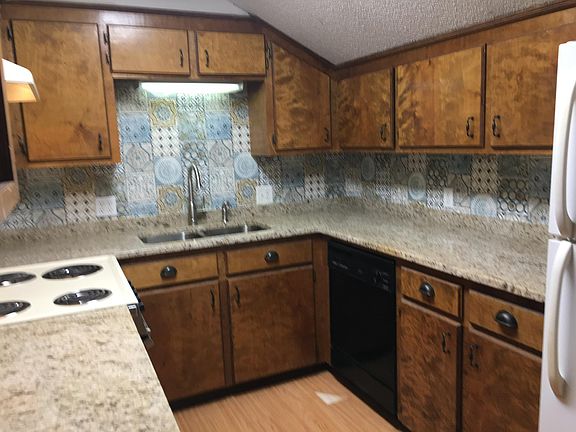 5th image of 34 Dogwood Ln #34