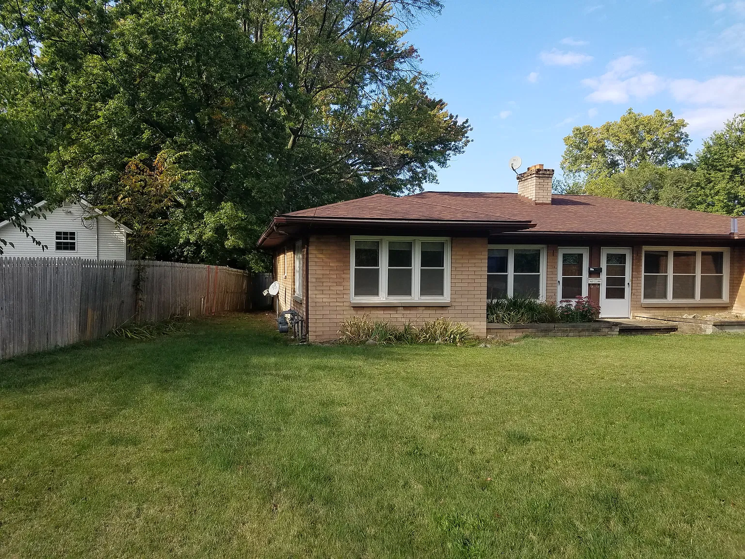 2 bed, 1110 sqft, $1,400 — Photo 1