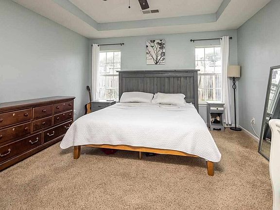 5th image of 120 Garden View Dr