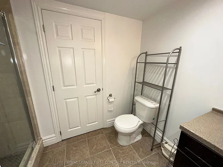 560 Heman St — Photo 7