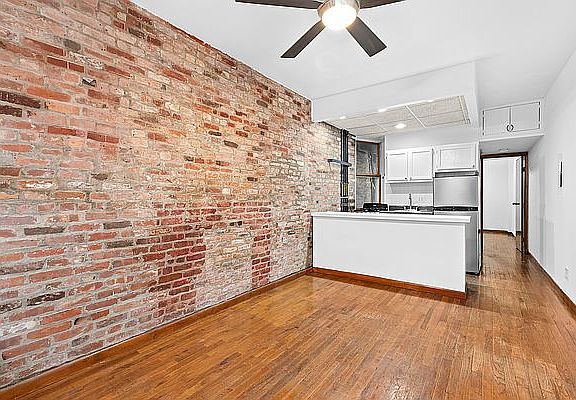 2nd image of 5 Cornelia St APT 1B