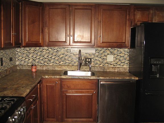 4th image of 1735 Robin Ln APT B