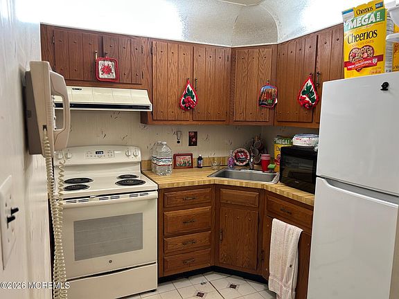 4th image of 91 Arrowood Road #D