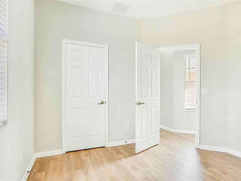 2920 Willow Creek Ln — Photo 28