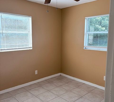 3rd image of 9413 N Mulberry St #B
