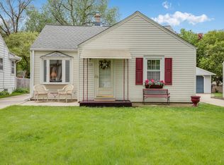 729 N 112th St, Wauwatosa, WI 53226