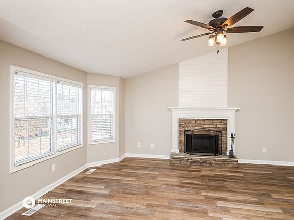 5th image of 164 Blake Dr