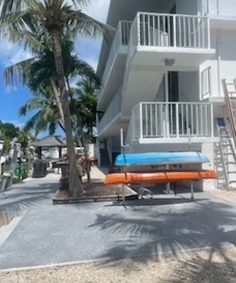 121 Ocean Dr — Photo 5