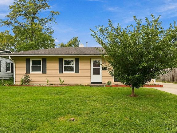 3rd image of 6421 Baytree Dr