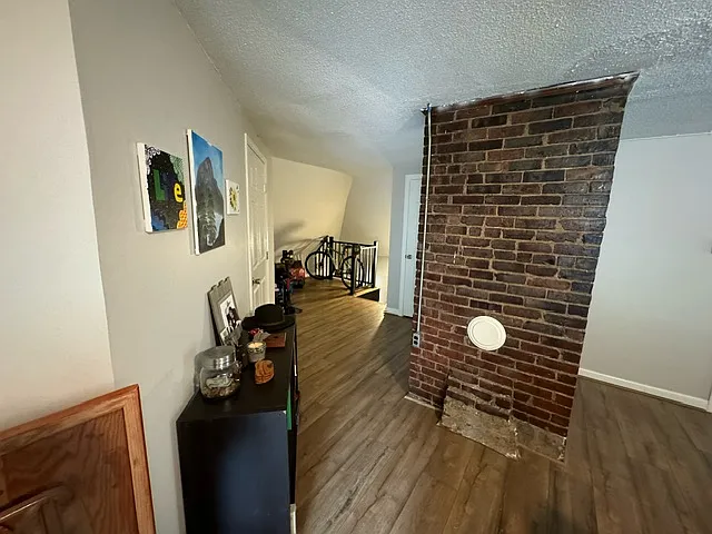 33 Roberts St #3 — Photo 12
